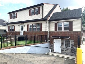 Building Photo - 700 Louis Ave