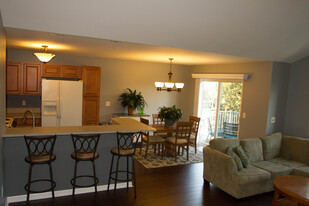 Building Photo - 13367 Forest Ridge Blvd