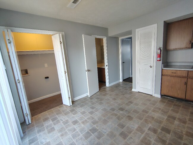Building Photo - 16 Duiguid Dr