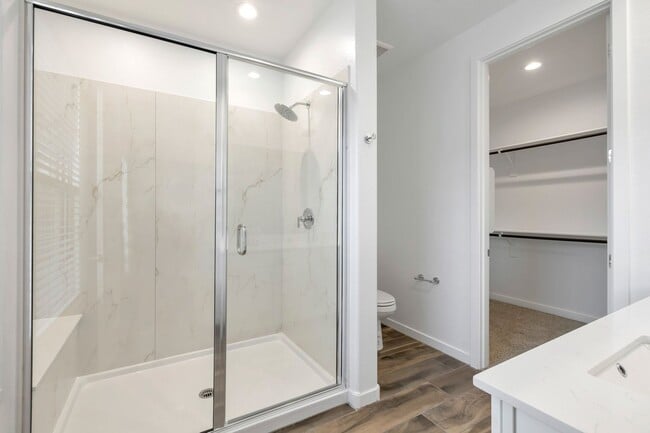 Building Photo - ** Like new Luxurious Modern townhome with 2 Master Suits in Warner Meadows**