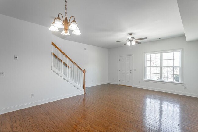 Building Photo - 7500 Noah Reid Rd