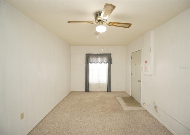 Building Photo - 6805 S Sheridan Rd