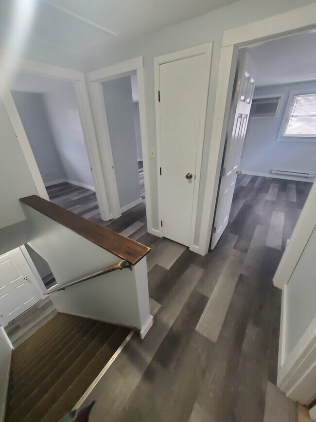 Building Photo - 426 18th Pl S