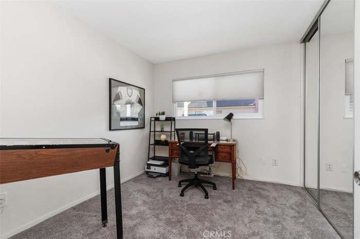 Building Photo - 15201 Nottingham Ln