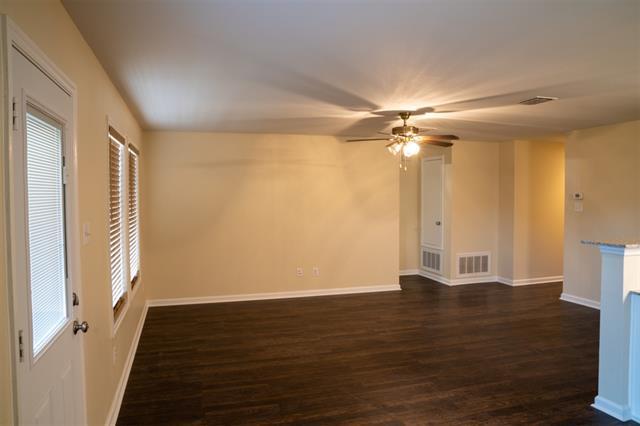 Building Photo - 1204 Sage Dr
