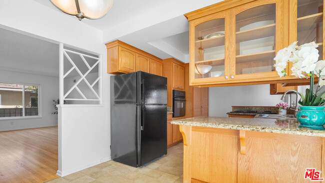 Building Photo - 5320 W 57th St