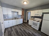 Building Photo - 150 Gardiner Ave