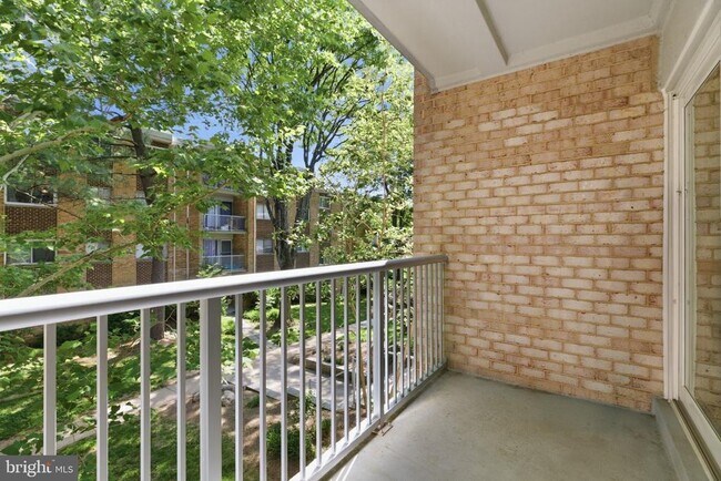 Building Photo - 2908 Kings Chapel Rd