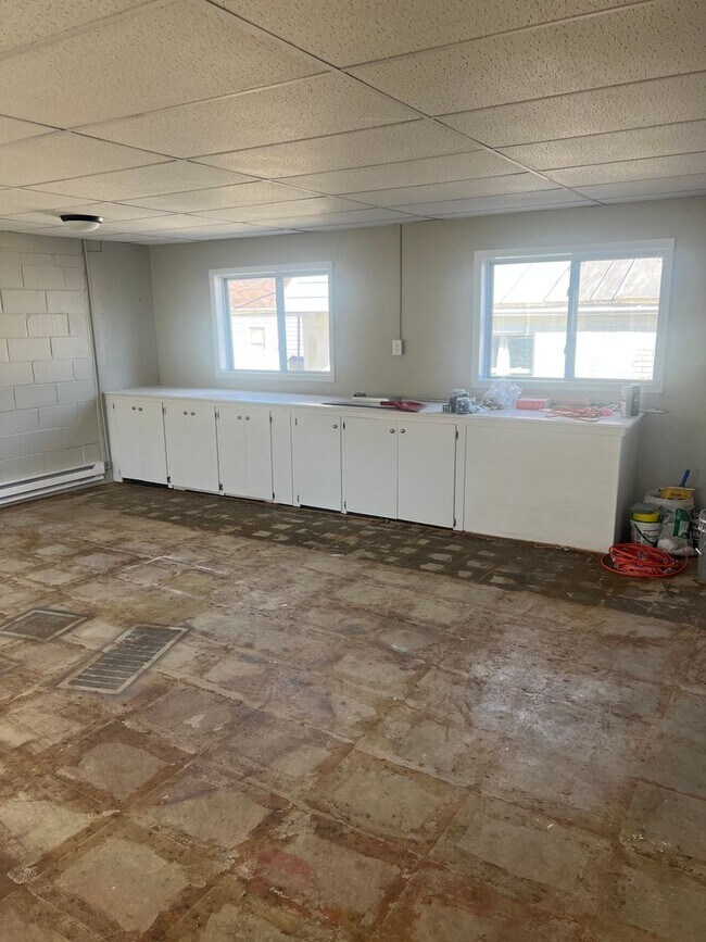 Building Photo - 1878 Spring Rd