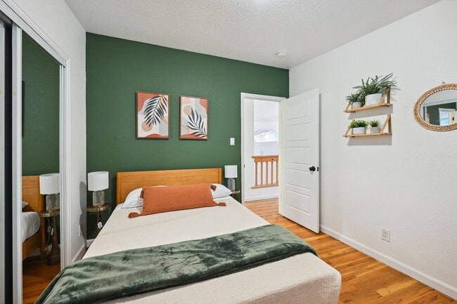 Building Photo - 5944 S Milwaukee Way