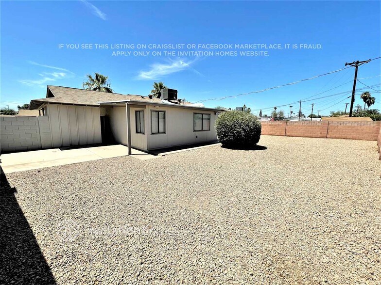 Building Photo - 8708 E Palm Ln