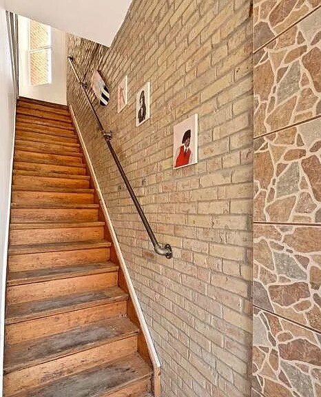 Building Photo - 4106 S Lake Park Ave