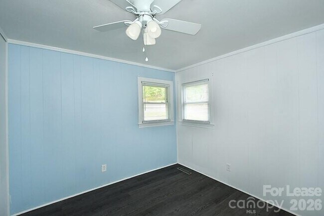 Building Photo - 266 Long St