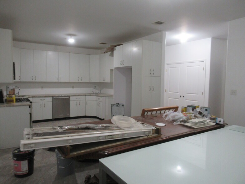 Kitchen - 129 NY-306