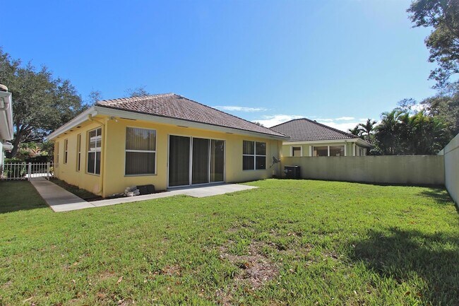 Building Photo - 252 Sussex Cir