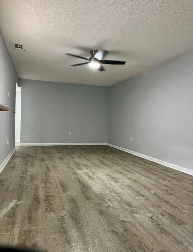Building Photo - 501 SW 75th St