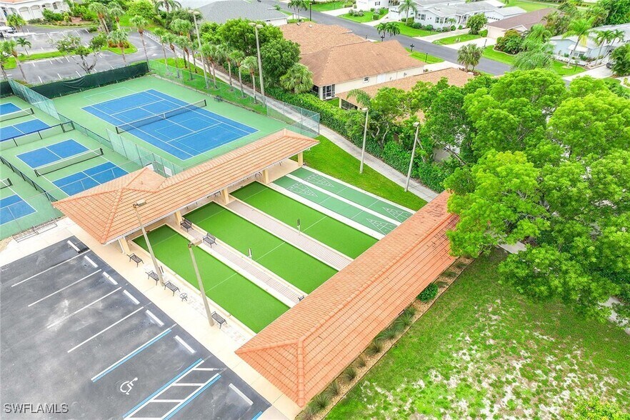 Building Photo - 26700 Rosewood Pointe Dr
