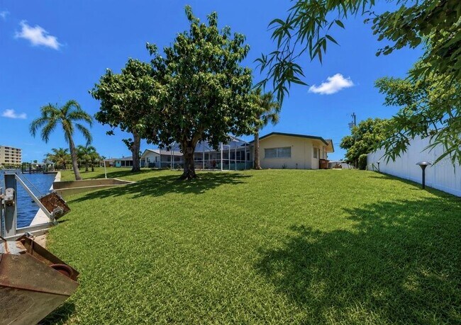 Building Photo - 1725 Bikini Ct