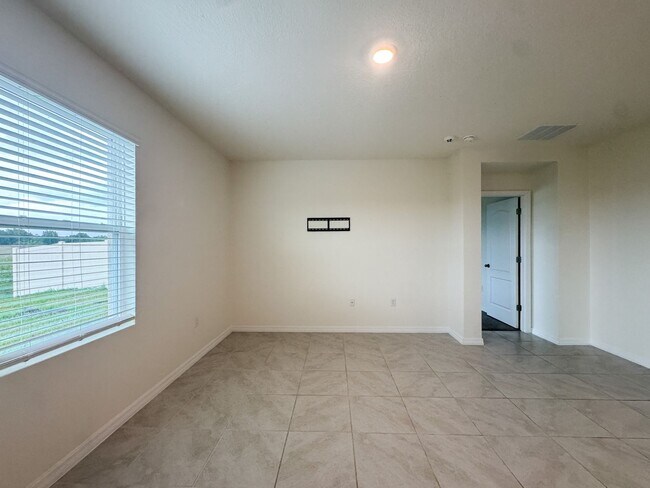 Building Photo - Brand New Construction 4 bedroom 2 bath in Buena Lago Community!