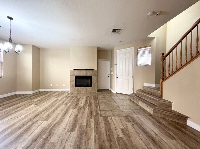 Building Photo - Beautiful 4-bedroom, 2.5-bathroom house