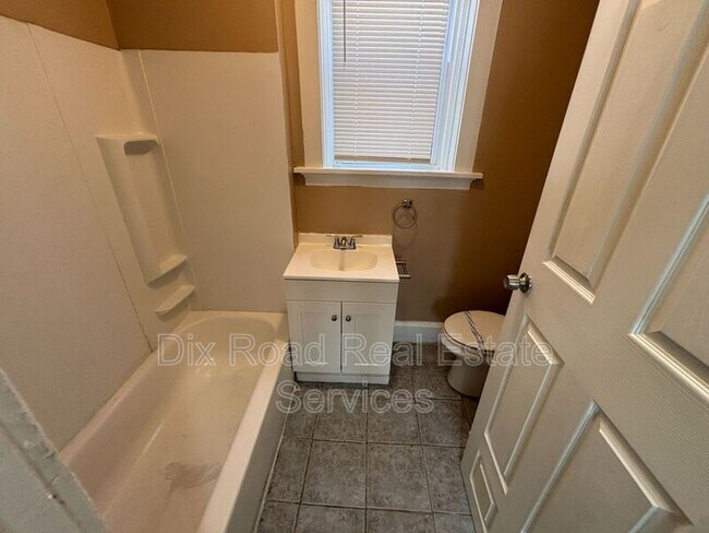 Building Photo - 1026 Del Monte Pl