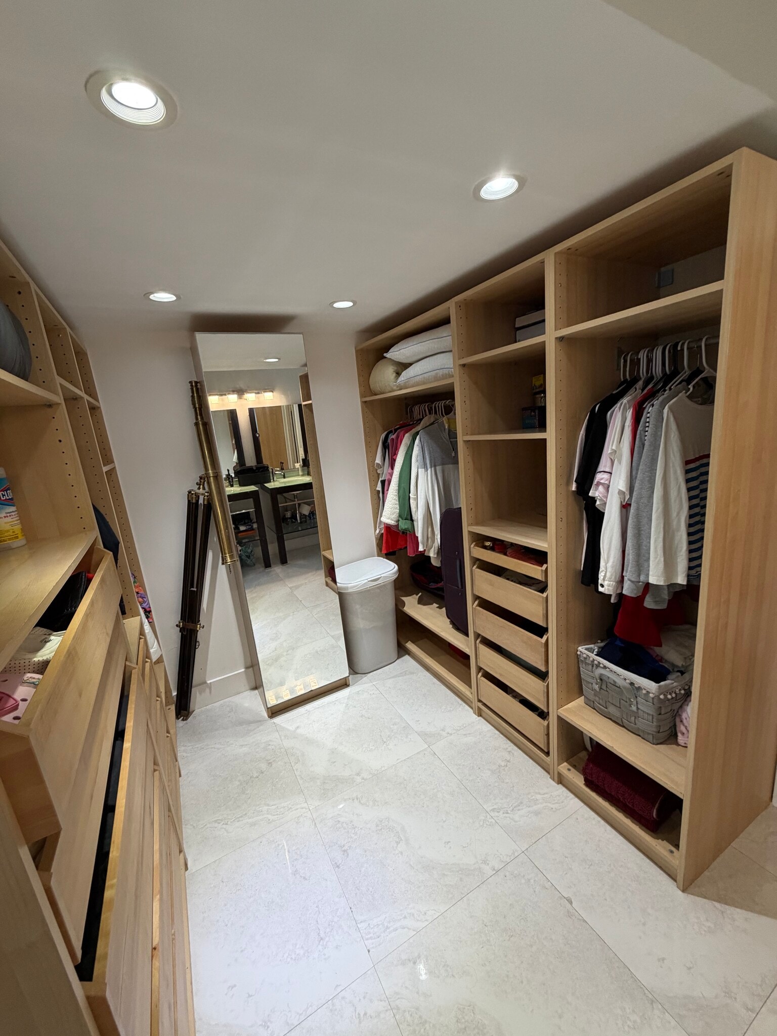 Building Photo - 2030 S Ocean Dr