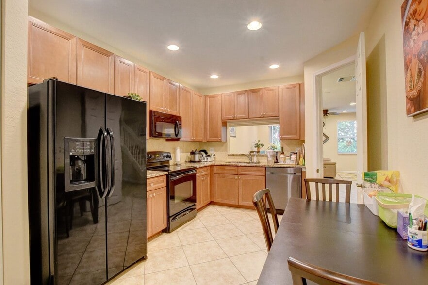 Building Photo - 16089 Poppy Seed Cir