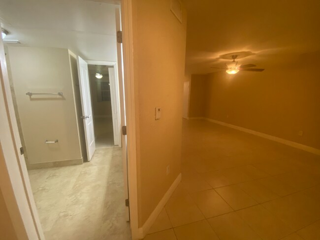 Building Photo - 2861 N Oakland Forest Dr