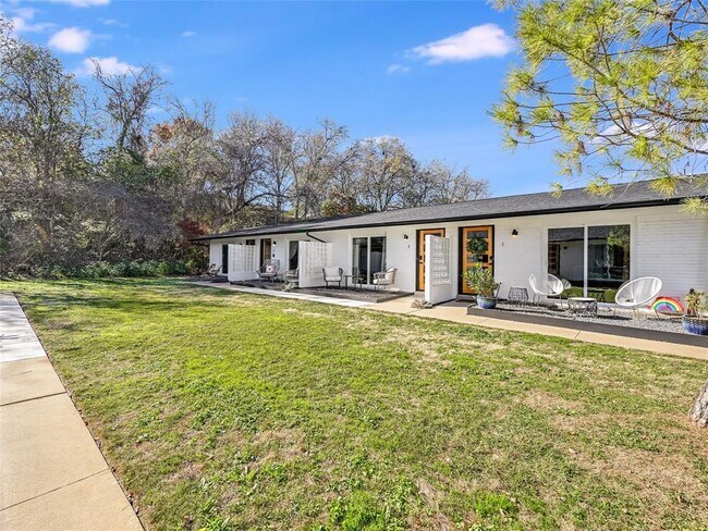 Building Photo - 1219 Hollow Creek Dr