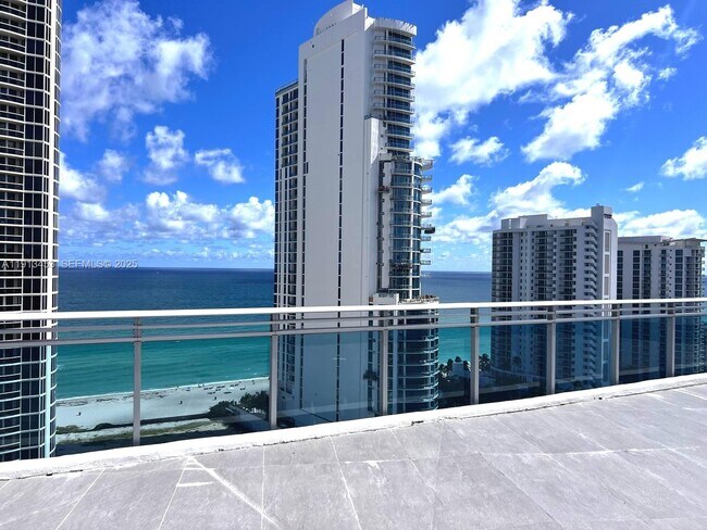 Building Photo - 17550 Collins Ave