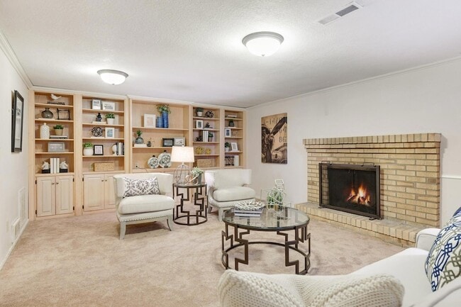 Building Photo - 4509 Laguna Dr