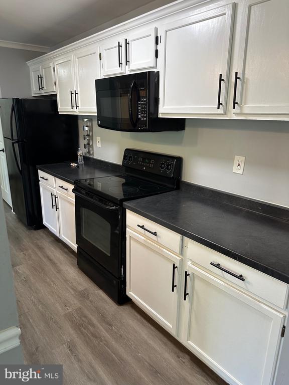 Building Photo - 9708 Lake Point Ct