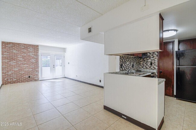 Building Photo - 3416 N 44th St