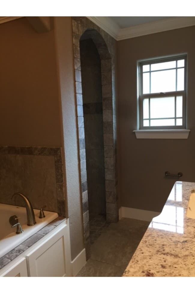Building Photo - 1030 Quail Hollow Dr