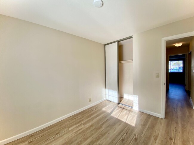 Building Photo - Charming 2-Bedroom Townhome for Rent w/Yar...