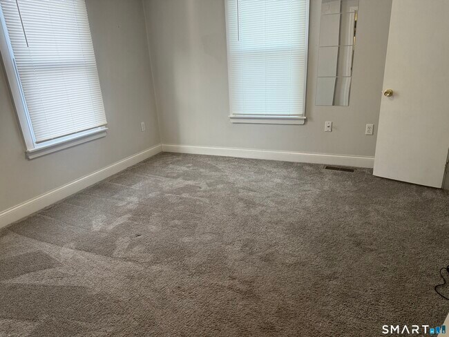 Building Photo - 57 New St