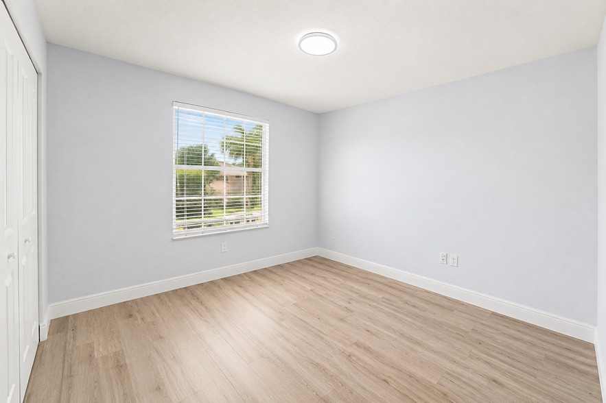 Building Photo - 5477 Queenship Ct