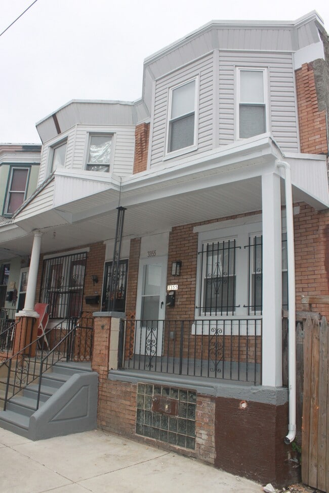 Building Photo - 3355 Argyle St