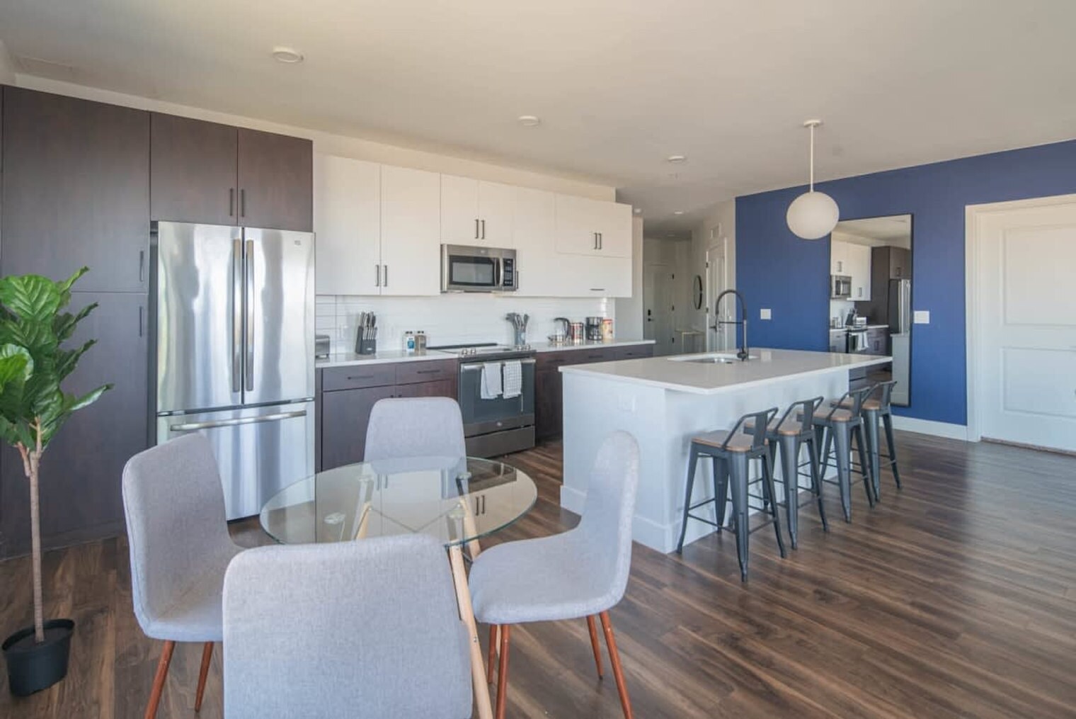 Building Photo - 701 W Rio Salado Pkwy