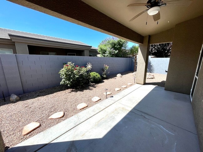 Building Photo - Elegant 3 Bedroom, 2 bathroom Home in Legacy Ranch Neighborhood in Central Kingman!