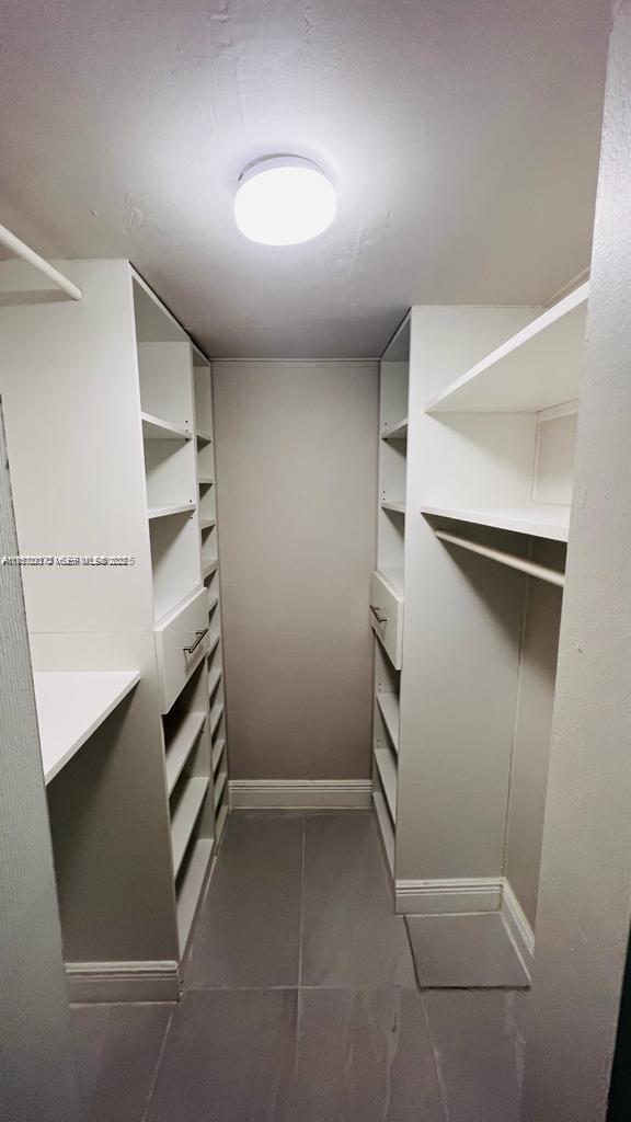 Building Photo - 731 N Pine Island Rd