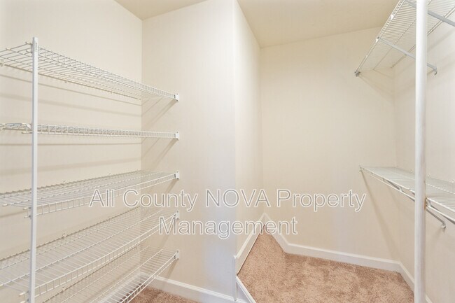 Building Photo - 3546 Carriage Walk Ln
