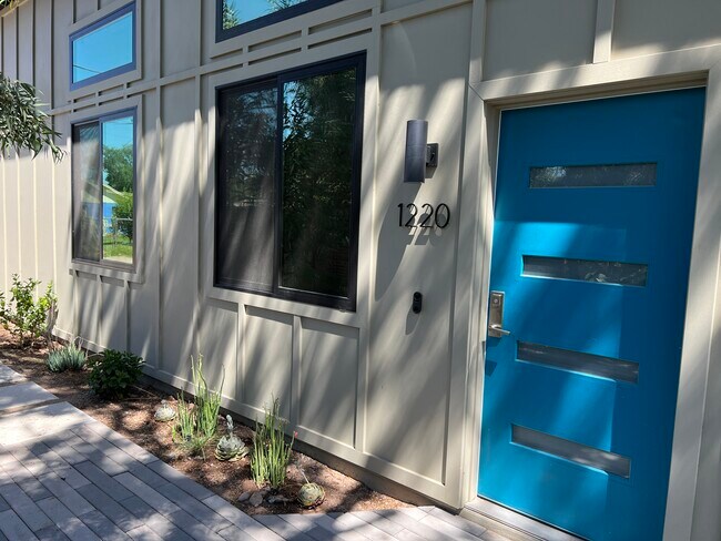 Primary Photo - 1220 S Roosevelt St