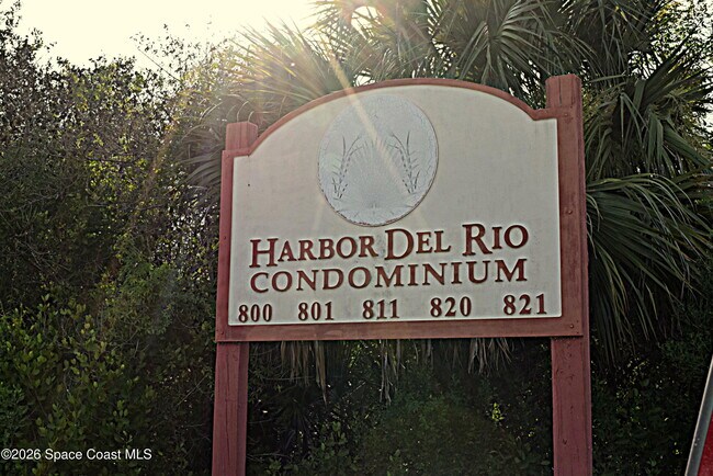 Building Photo - 801 Del Rio Way
