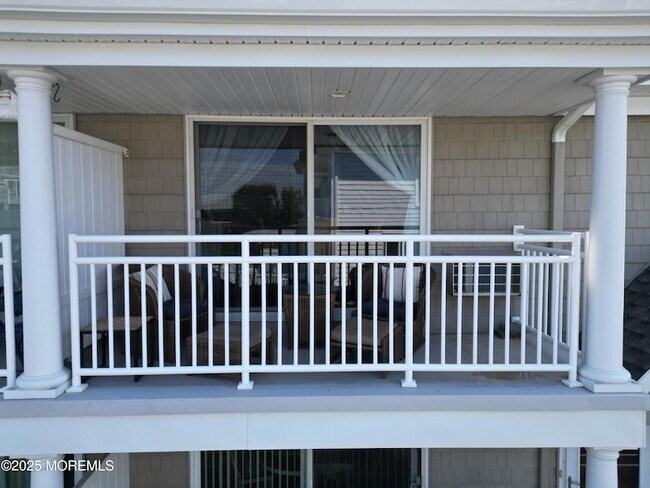 Building Photo - 100 3rd Ave