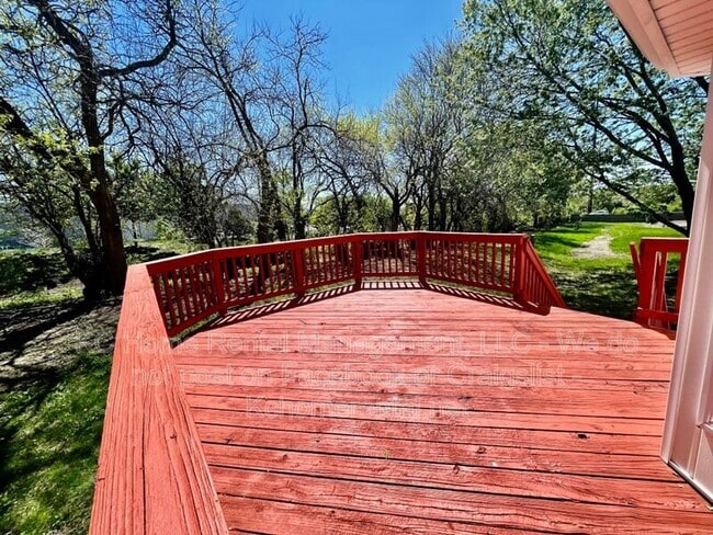 Building Photo - 1109 E Sleepy Hollow Dr