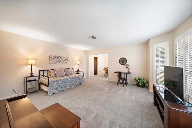 Building Photo - 4912 Goose Creek Dr