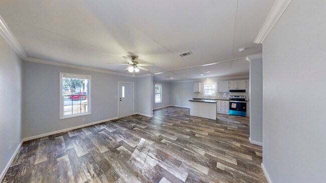 Building Photo - 3/2 Brooksville Available Now !