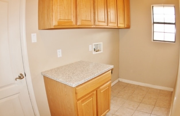 Building Photo - Wow 4 Big Bedrooms,  Pets Welcome, Great Location.