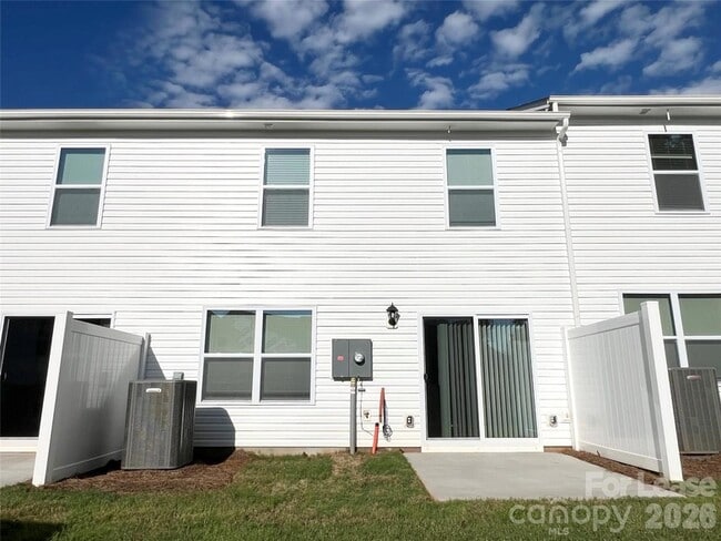 Building Photo - 5915 Faron Wy